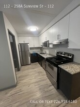 258A-258A Sunview St in Waterloo, ON - Building Photo - Building Photo