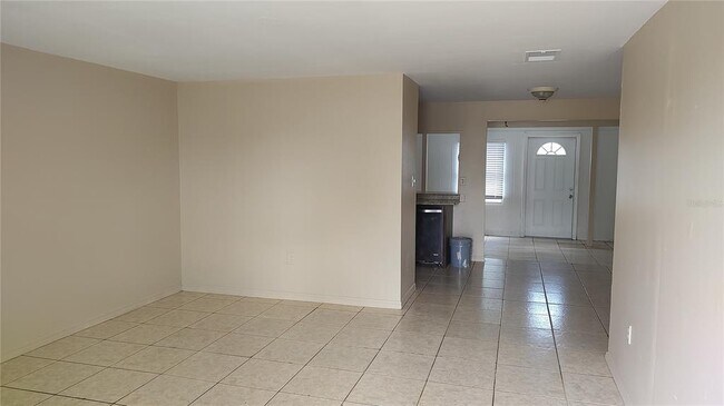 105 Dartmouth Dr NW in Port Charlotte, FL - Building Photo - Building Photo
