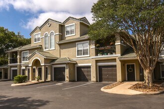 Indian Hollow in San Antonio, TX - Building Photo - Building Photo