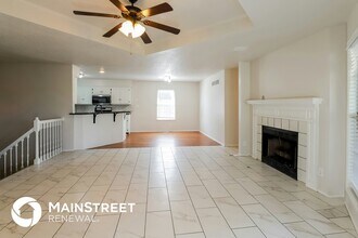 820 NE Aaron Dr in Lee's Summit, MO - Foto de edificio - Building Photo