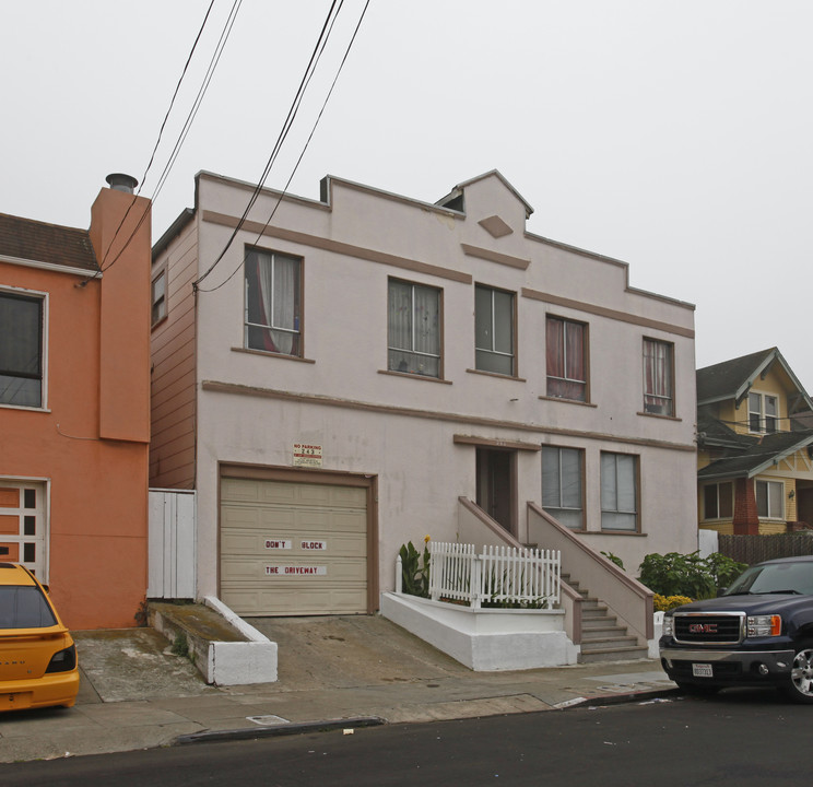 243 Miriam St in Daly City, CA - Foto de edificio