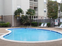 Metairie Lake Apartments photo'