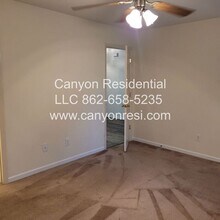3320 Trenchard Ln in Winston-Salem, NC - Building Photo - Building Photo