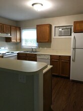 1320 S Crane St in Independence, MO - Building Photo - Building Photo