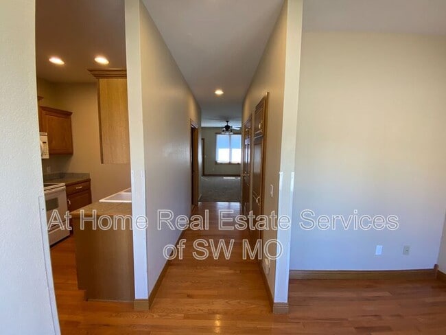 5591 N 17th St in Ozark, MO - Building Photo - Building Photo