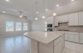 1330 Munson Valley Rd in Richmond, TX - Foto de edificio - Building Photo