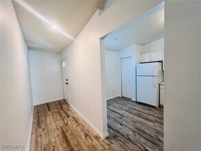 955 New Waterford Dr in Naples, FL - Building Photo - Building Photo