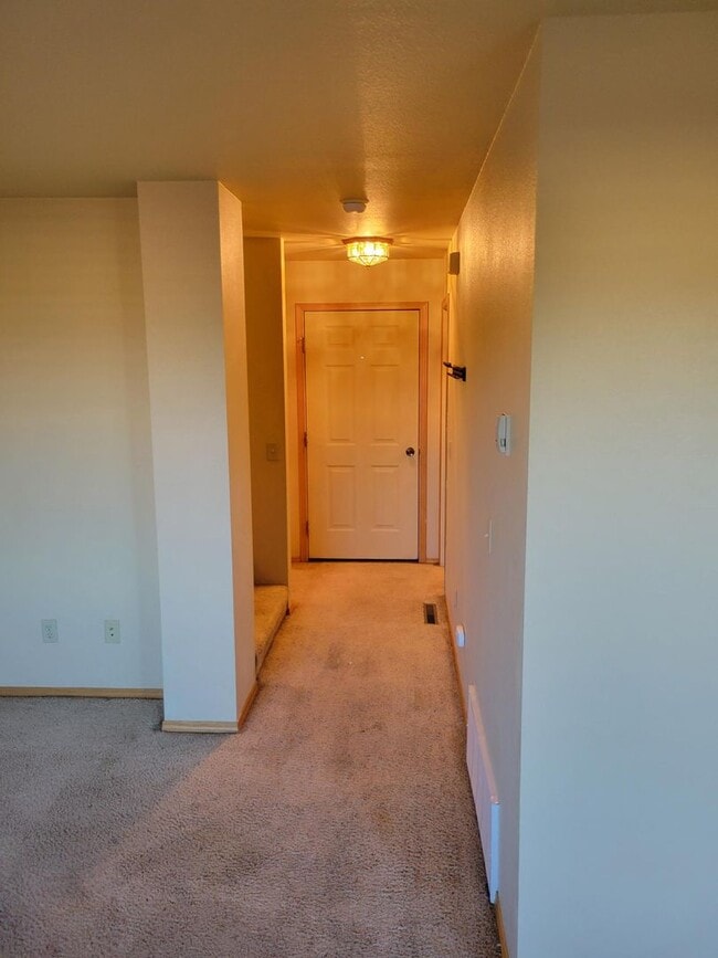 property at 975 N River Rock Dr