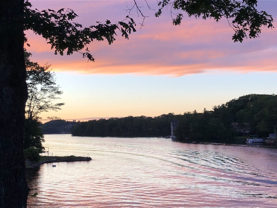 99 Clark Rd, Unit Lakehouse inlaw furnished in Spencer, MA - Building Photo