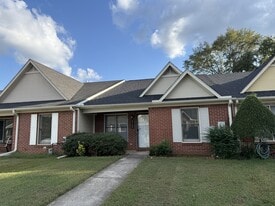 317 Woodridge Dr SW in Decatur, AL - Building Photo