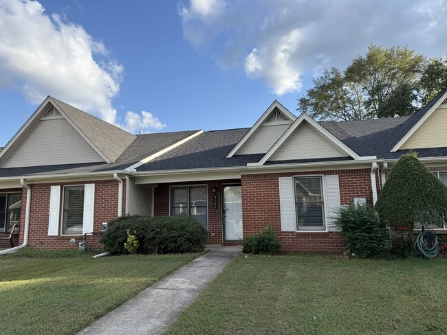 317 Woodridge Dr SW