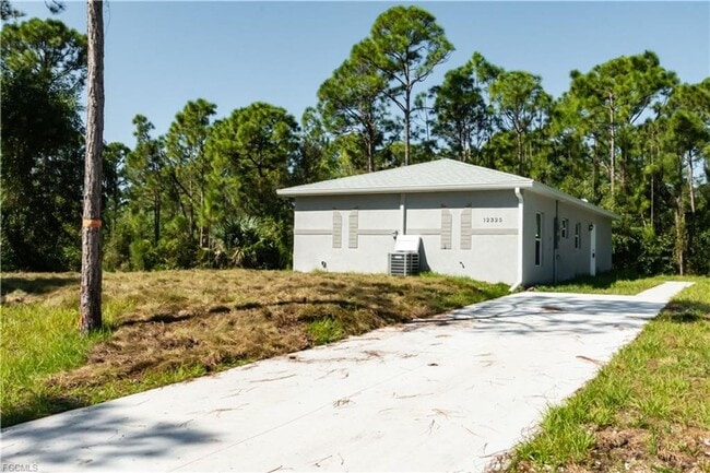 12325 Graffiti Dr in Punta Gorda, FL - Building Photo - Building Photo