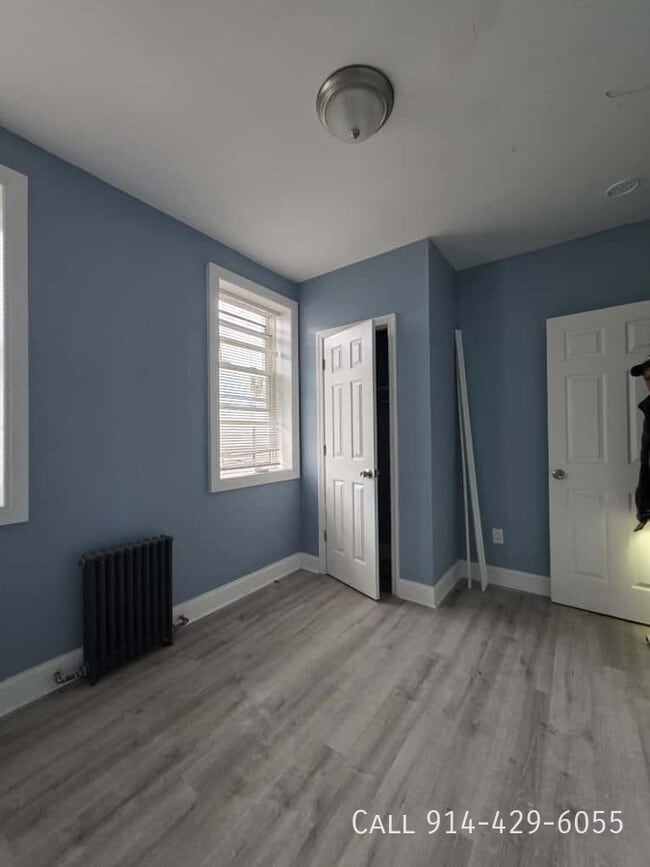 215 Edwards Pl in Yonkers, NY - Building Photo - Building Photo