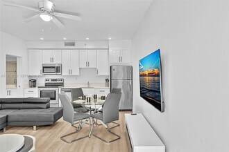 940 Michigan Ave in Miami Beach, FL - Foto de edificio - Building Photo