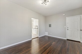 1501 S Wood Ave in Linden, NJ - Building Photo - Building Photo