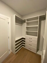 635 Slaters Ln in Alexandria, VA - Foto de edificio - Building Photo