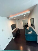 1555 Pennsylvania Ave, Unit 10 in Miami Beach, FL - Foto de edificio - Building Photo