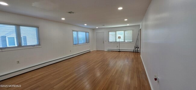 90 Rodhos St in Toms River, NJ - Building Photo - Building Photo