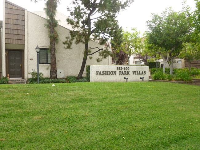 property at 584 W Huntington Dr