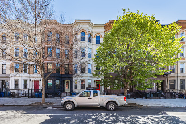 511 Throop Ave in Brooklyn, NY - Building Photo - Building Photo