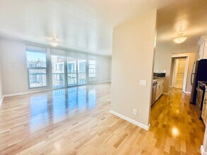 811 York St in Oakland, CA - Building Photo - Building Photo
