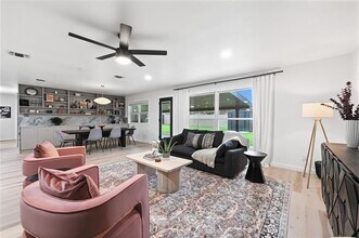 6906 Lunar Dr in Austin, TX - Building Photo - Building Photo