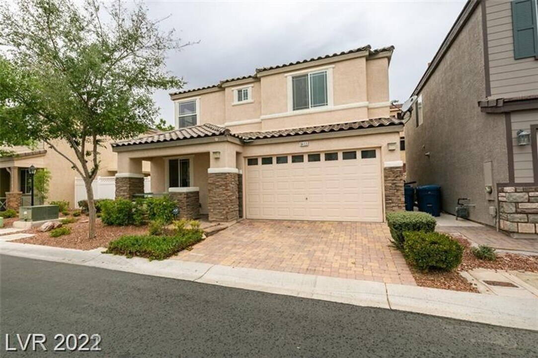 8455 Adams Grove St in Las Vegas, NV - Building Photo