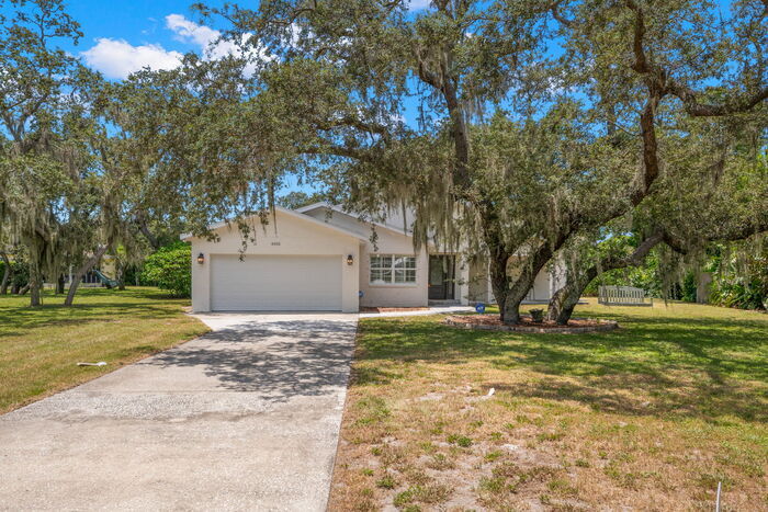 5015 Aragon Way S in St. Petersburg, FL - Foto de edificio