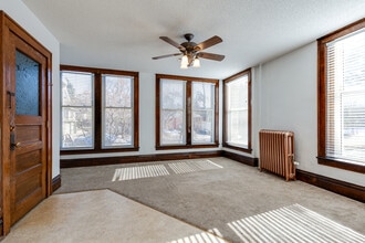 Victoria Apartments in St. Paul, MN - Building Photo - Interior Photo