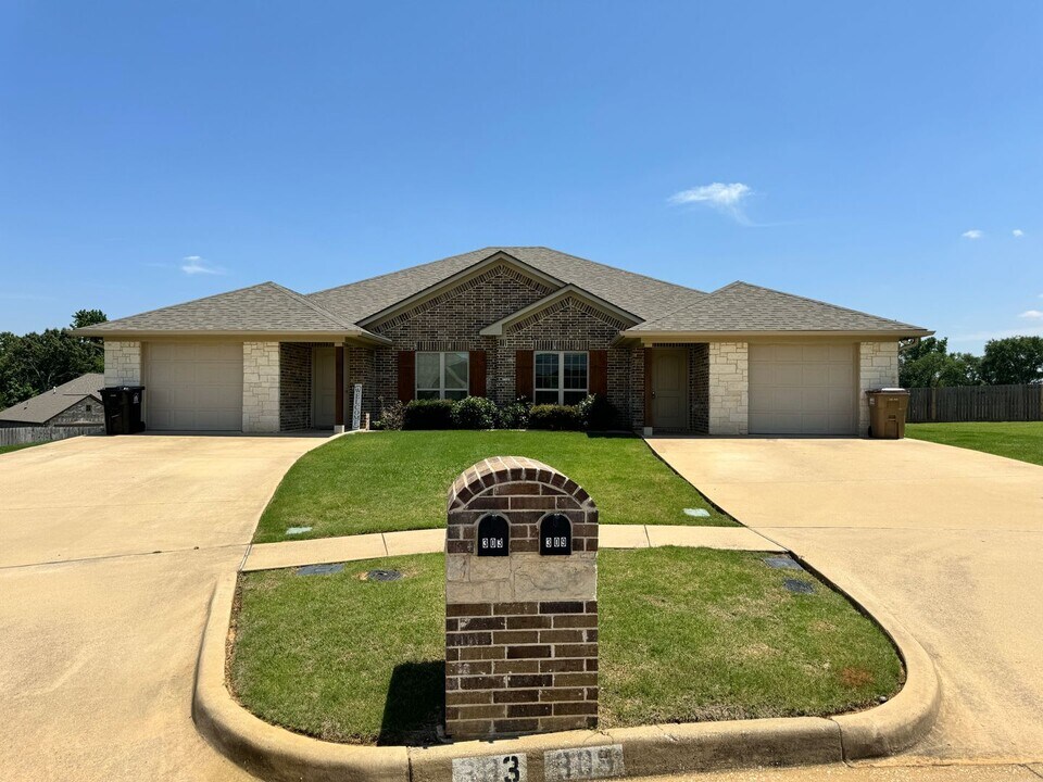 309 Princess Place in Tyler, TX - Building Photo