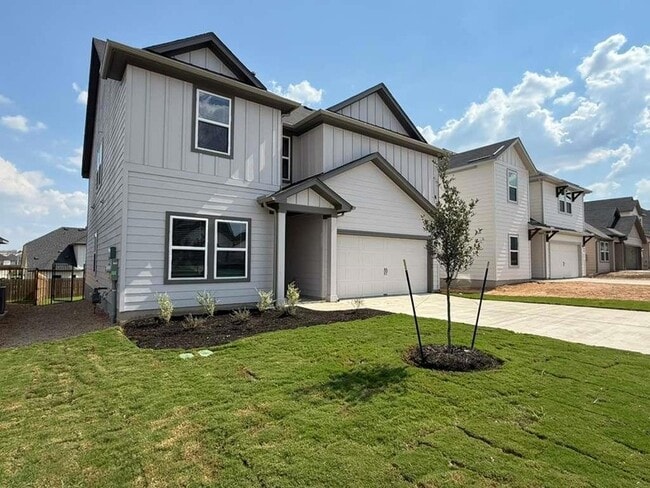 11909 Dillon Fls Dr in Austin, TX - Foto de edificio - Building Photo