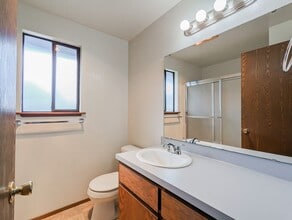 7416 Lower Ridge Rd in Everett, WA - Building Photo - Building Photo