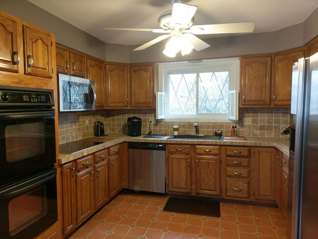 29743 Beacontree St in Farmington Hills, MI - Building Photo - Building Photo