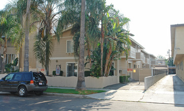 4528 Murietta Ave in Sherman Oaks, CA - Building Photo - Building Photo