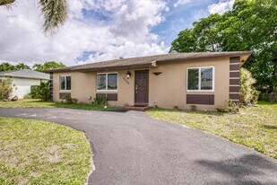 19468 Delaware Cir in Boca Raton, FL - Building Photo