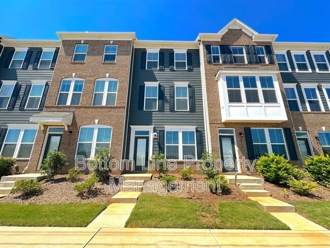 property at 4920 Old Pineville Rd