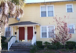 825 Goodwin St in Jacksonville, FL - Building Photo