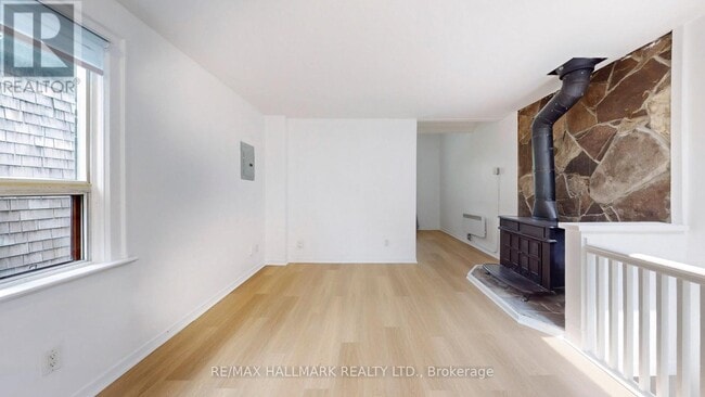 215 Kingston Rd in Toronto, ON - Building Photo - Building Photo