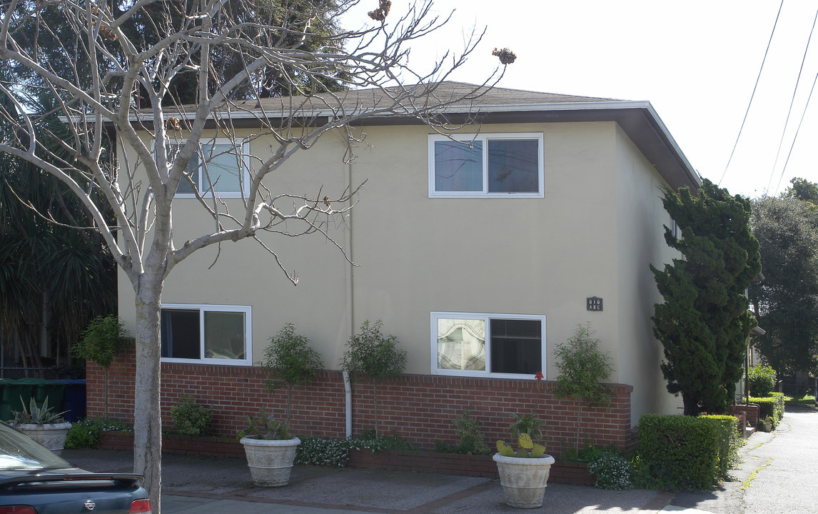 610 Santa Clara Ave in Alameda, CA - Building Photo