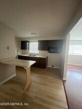 2239 Sherrington St in Jacksonville, FL - Building Photo - Building Photo