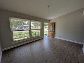 1700 Kay Dr in Florissant, MO - Building Photo - Building Photo