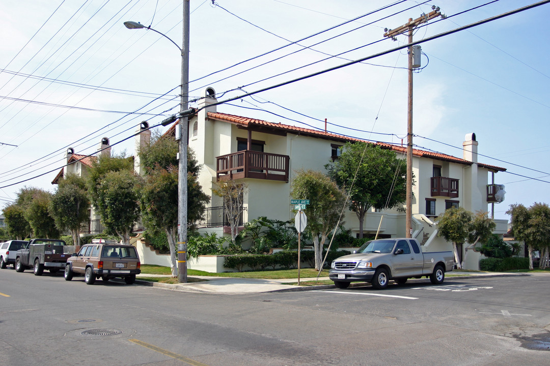 Maple Court in Carlsbad, CA - Building Photo