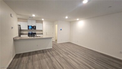4857 Orchid Rdg Ave in Las Vegas, NV - Building Photo - Building Photo