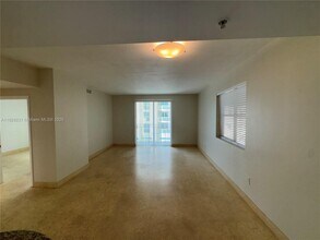 7280 SW 89th St in Kendall, FL - Building Photo - Building Photo