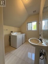 647 Talbot St in St Thomas, ON - Building Photo - Building Photo