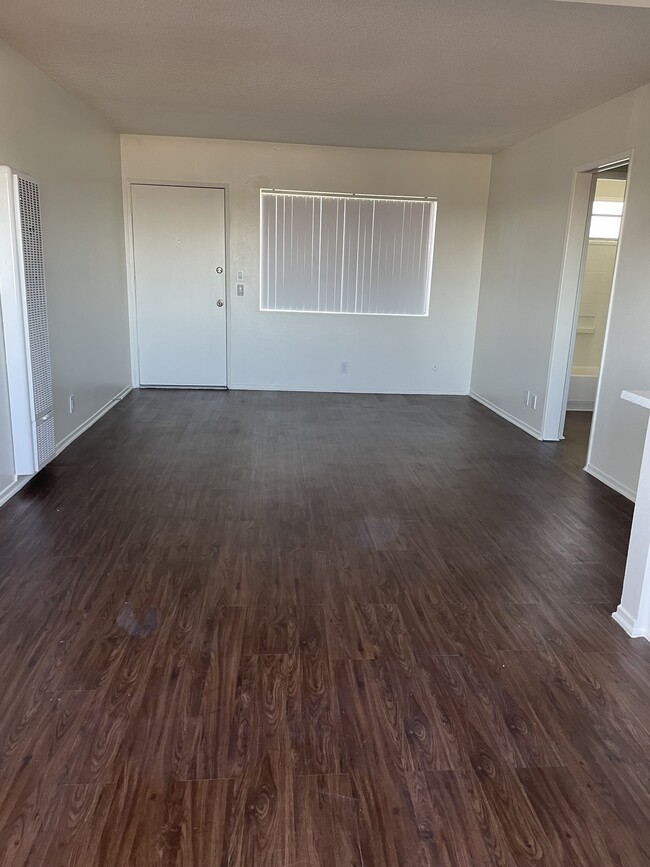 3155 Rosecrans Ave, Unit #20 in Hawthorne, CA - Building Photo - Building Photo