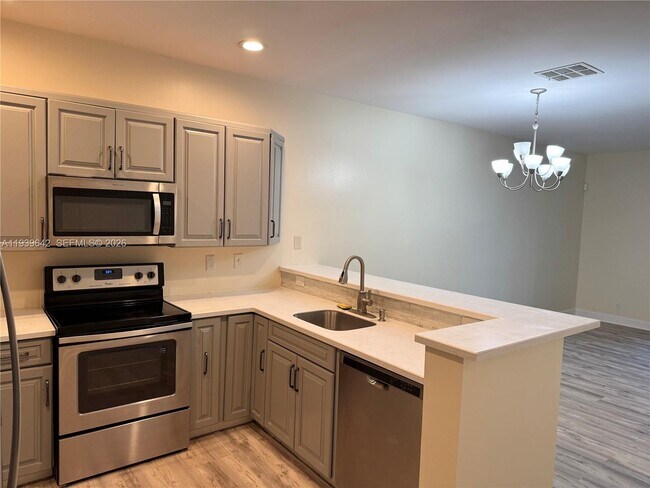 3545 NW 14th Ct in Lauderhill, FL - Building Photo - Building Photo