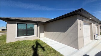 1503 Gleason Pkwy in Cape Coral, FL - Building Photo