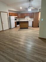 Covington Court Apartments in Peoria, IL - Building Photo