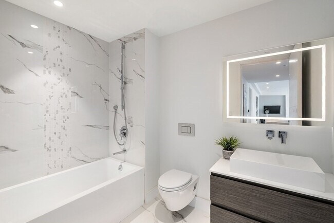 69 Walnut St, Unit 2 in Brookline, MA - Building Photo - Building Photo